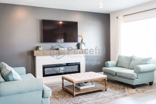 Building Photo - 3657 E 1500 S