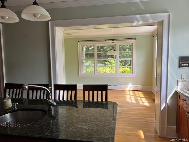 Building Photo - 246 Beechmont Dr