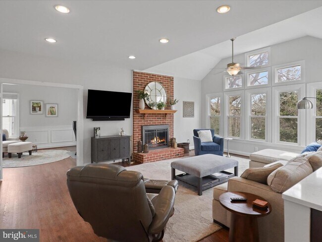 Building Photo - 4407 Jayson Ln