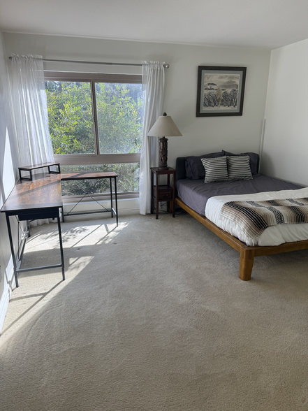 Guest bedroom. - 6001 Canterbury Dr