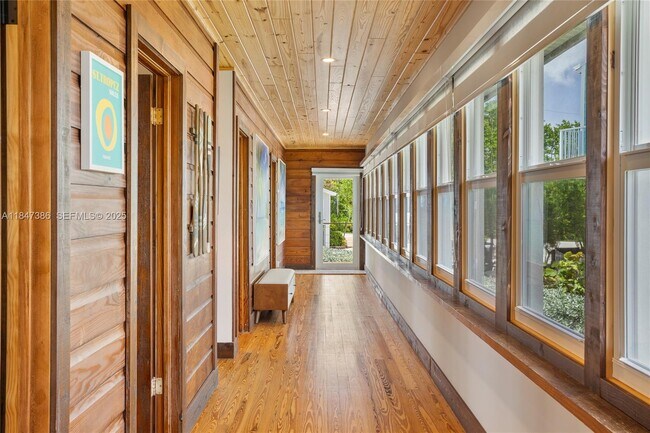 Building Photo - 235 Tavernier Dr