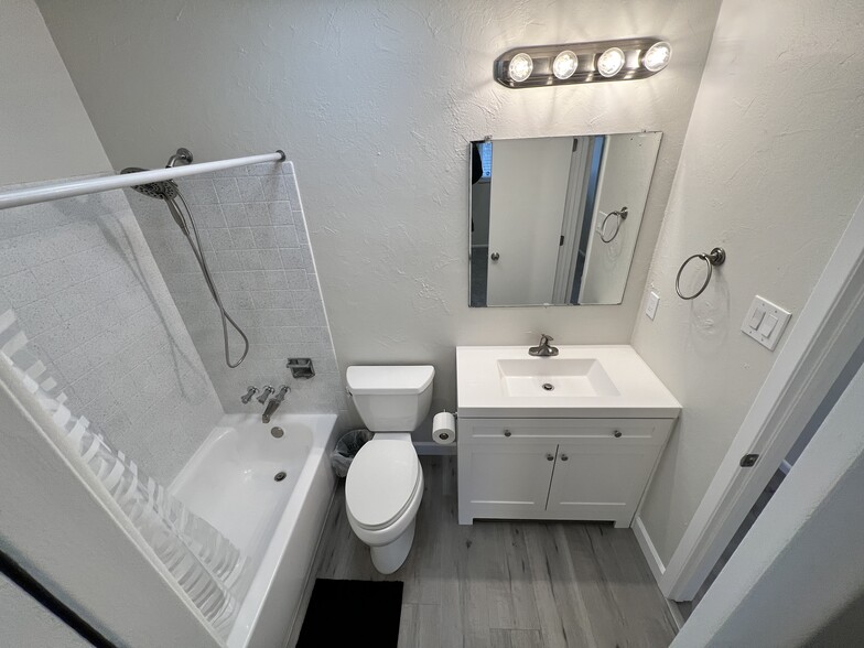 Full Bathroom - access from primary and hallway - 6650 E Arizona Ave