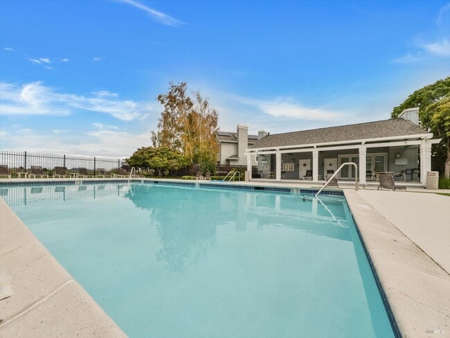 Building Photo - 128 Baypoint Dr