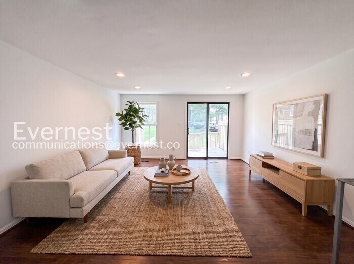 Building Photo - 20564 Strath Haven Dr