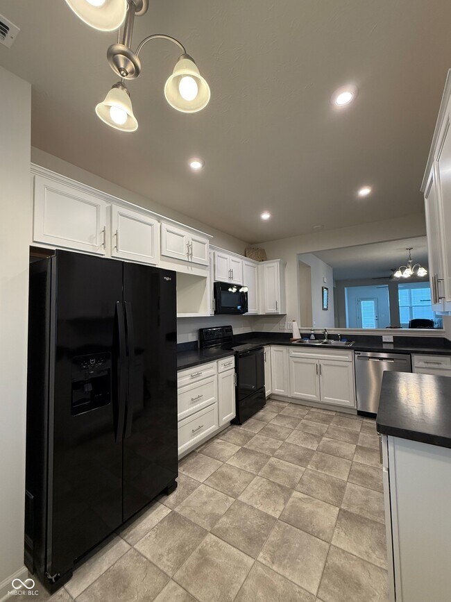 Building Photo - 4879 Larkspur Dr