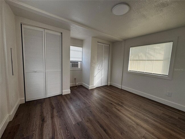 Building Photo - 102 Laureti Ln