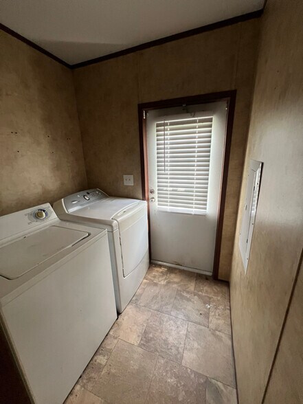 Building Photo - 41138 Wendy Dr