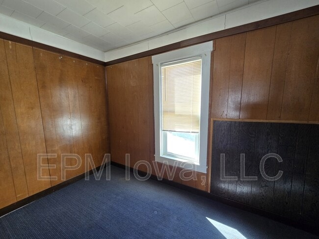 Building Photo - 1017 19th St SE