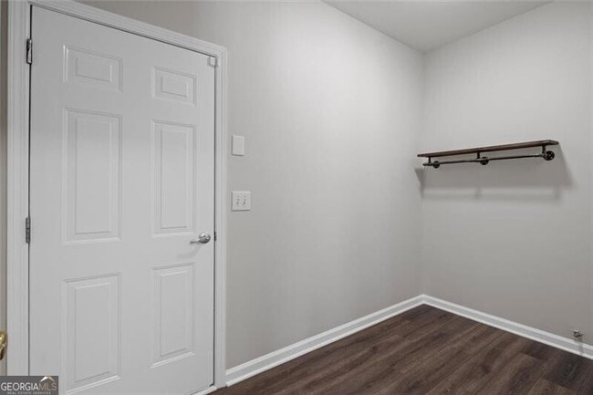 Building Photo - 4220 Hunters Green Way NE