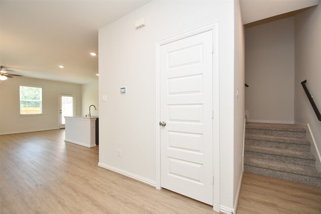 Building Photo - 27823 Western Crk Ct