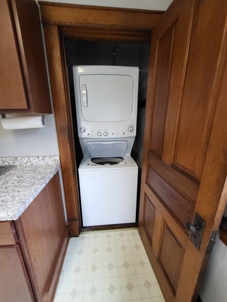 Laundry - 6016 Exchange St