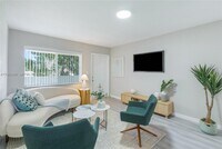 Building Photo - 500 SE 22nd St