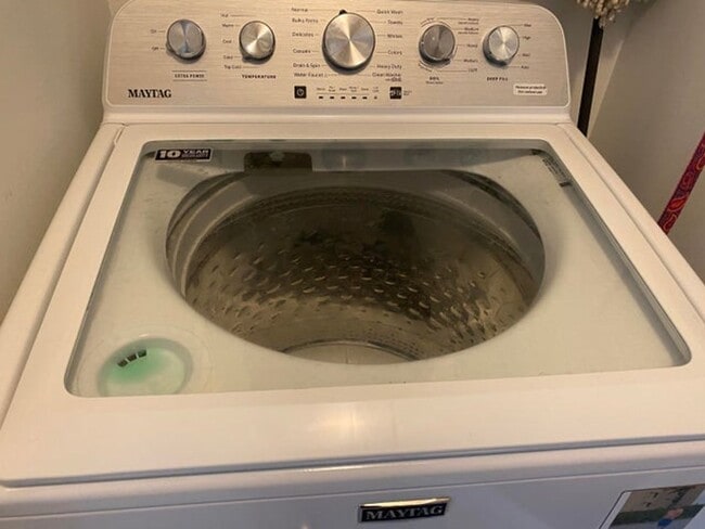 Building Photo - 104 Van Gogh Way