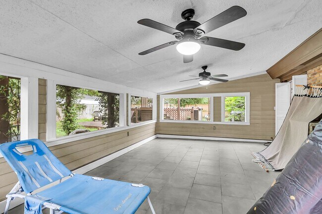 Building Photo - Charming Updated Home with Designer Kitche...