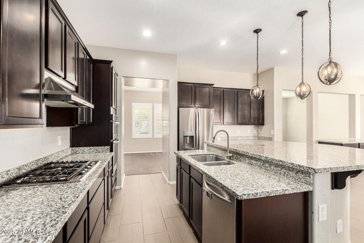 Building Photo - 21004 E Sunset Dr