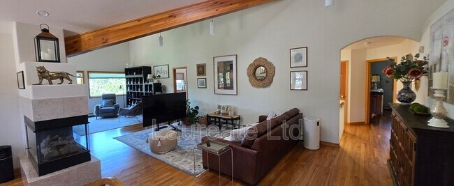 Building Photo - 129 Lookout Mountain Rd