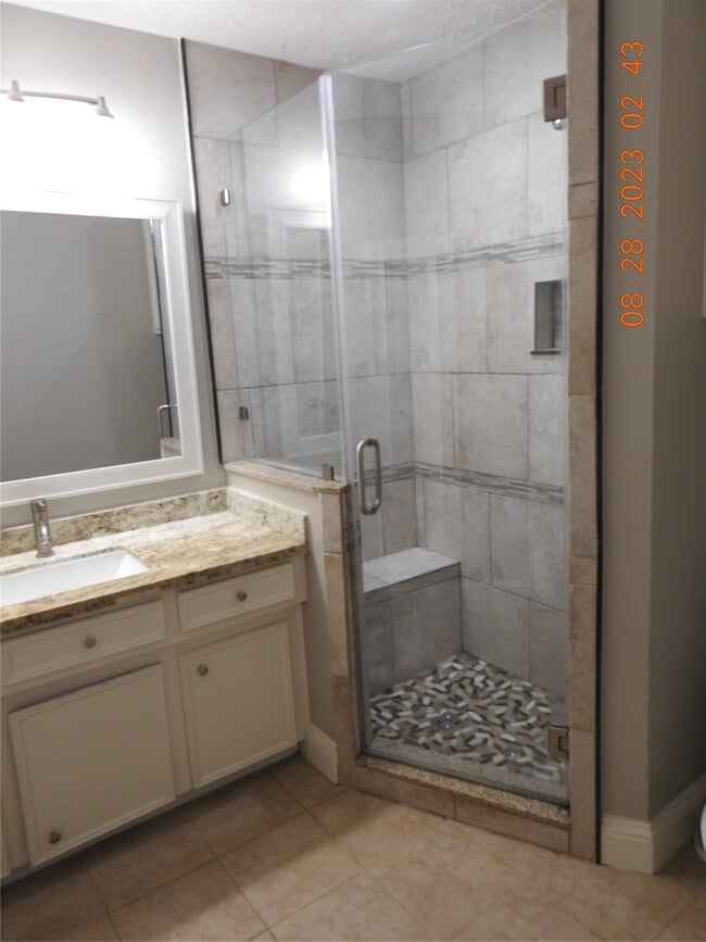 Building Photo - 22 Chapparal Ct