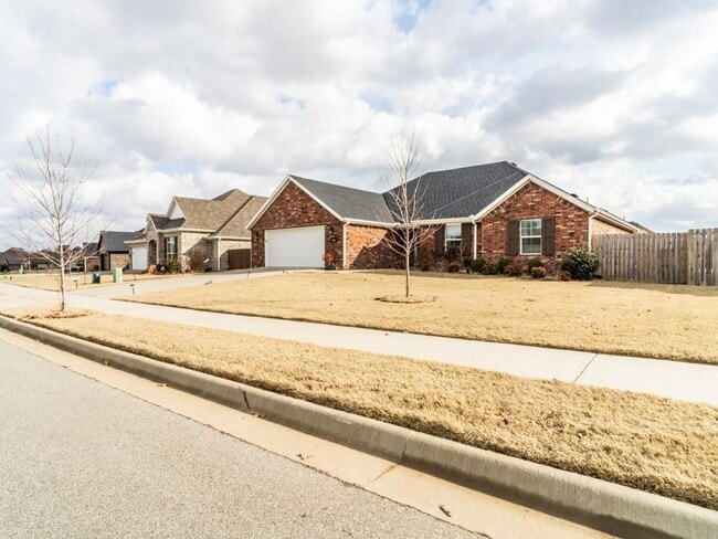 Primary Photo - 4303 SW Flagstone Blvd