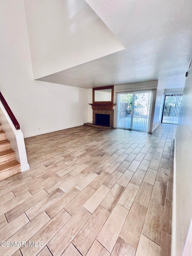 Building Photo - 937 Shadow Lake Dr