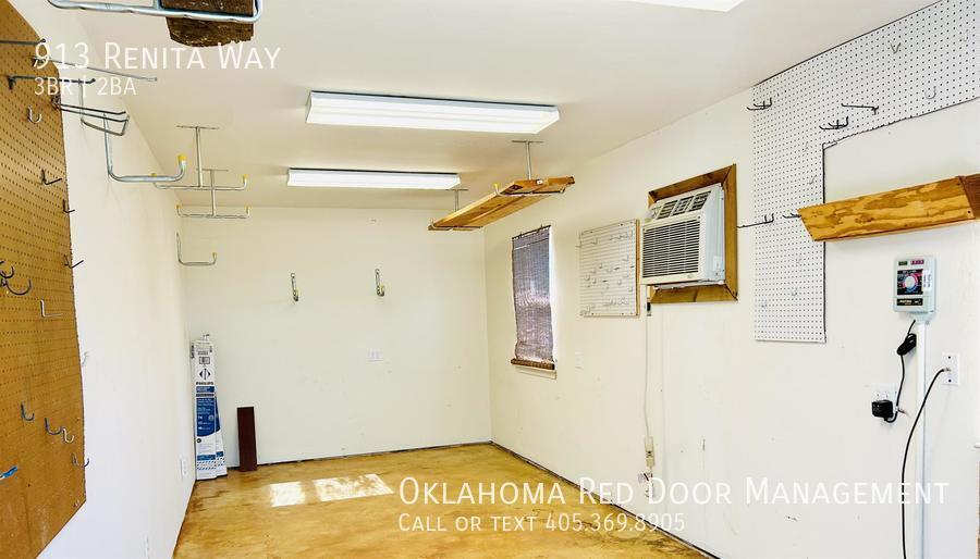 Building Photo - 913 Renita Way