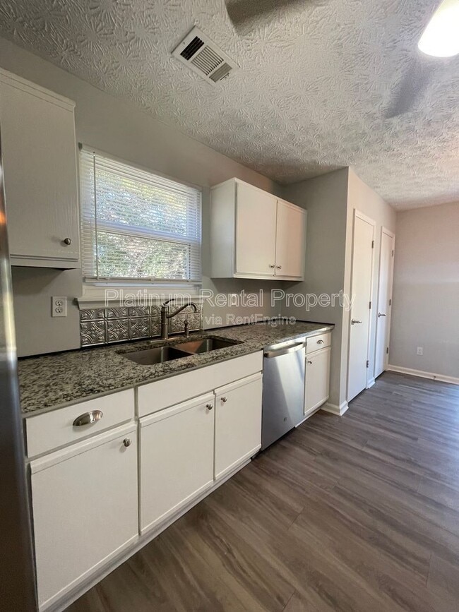 Building Photo - 1630 Creek Crossing SE