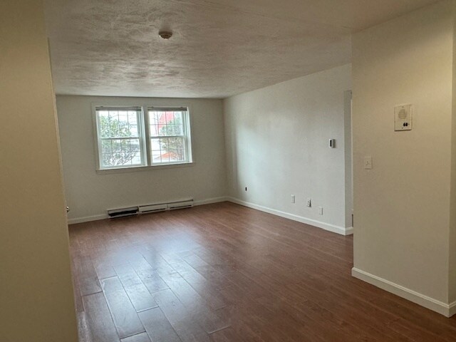 Building Photo - 17 Sinai Cir