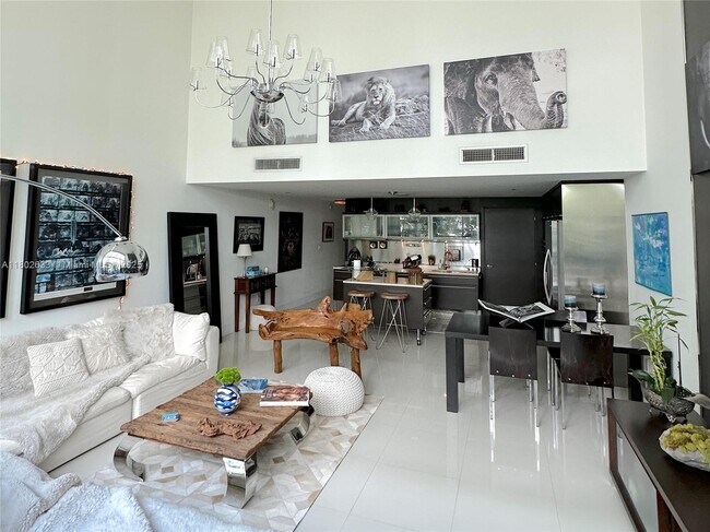 Building Photo - 6000 Collins Ave
