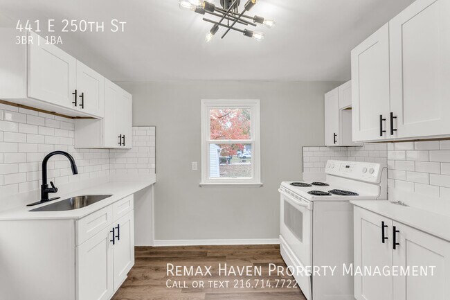 Building Photo - 441 E 250th St