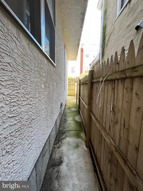 Building Photo - 2134 N Carlisle St