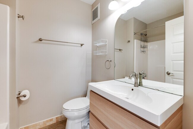 Building Photo - 1397 Englewood Ave