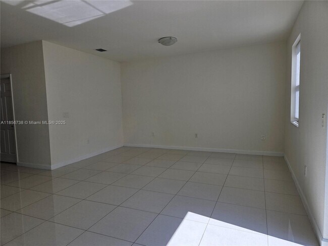Building Photo - 8841 NW 103rd Ave
