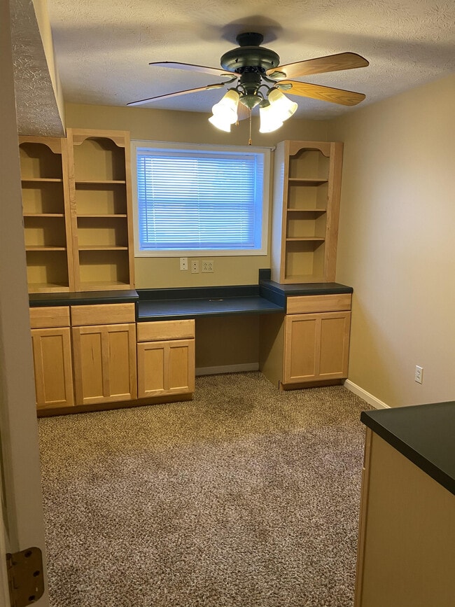 Building Photo - 113 Senseny Glen Dr