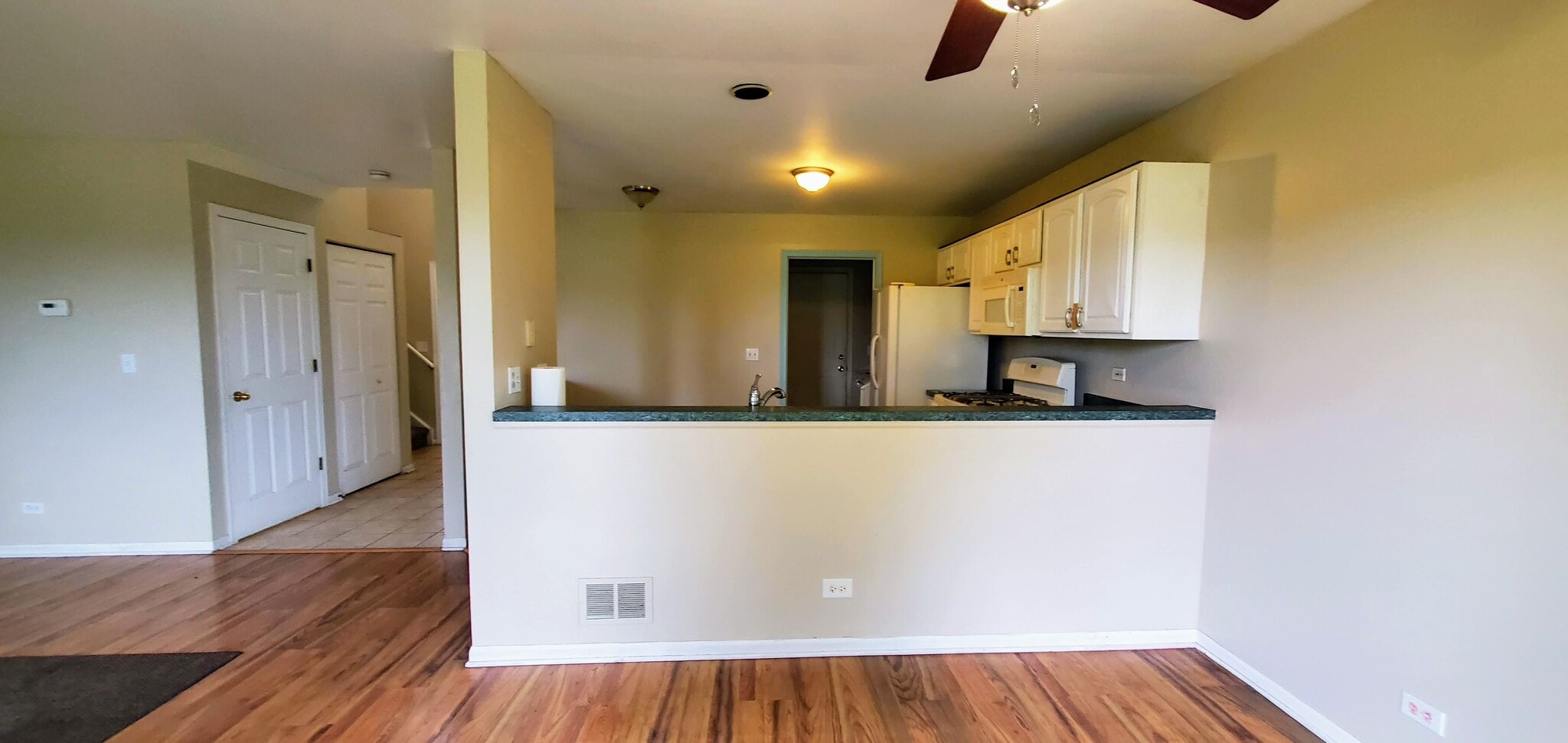 Building Photo - 1522 Meadowsedge Ln