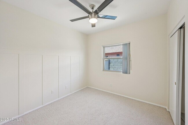 Building Photo - 15649 W Magnolia St