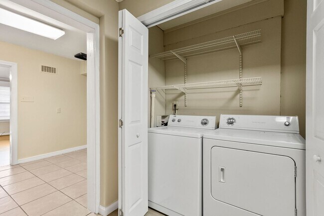 Building Photo - 1630 1st Ave