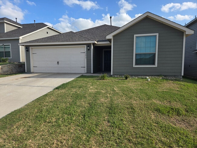 Building Photo - Room in House on Musselshell Dr