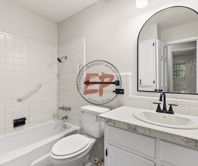 Building Photo - 401 Carver Ave