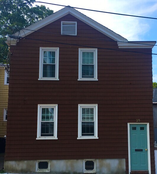 Building Photo - 25 Dennison St