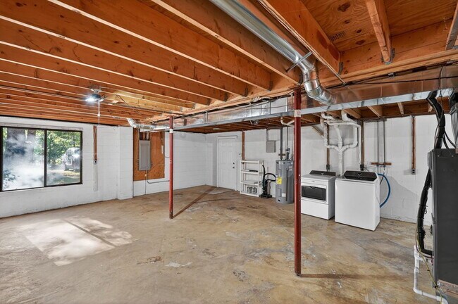 Building Photo - 4225 Robinson Rd