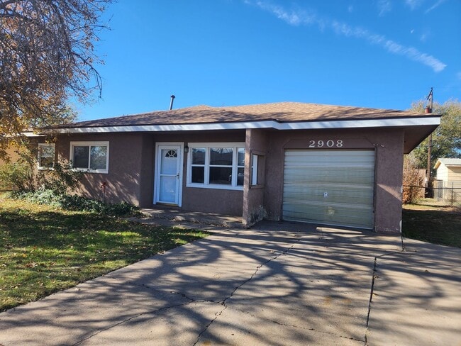 Building Photo - 2908 La Fonda Rd