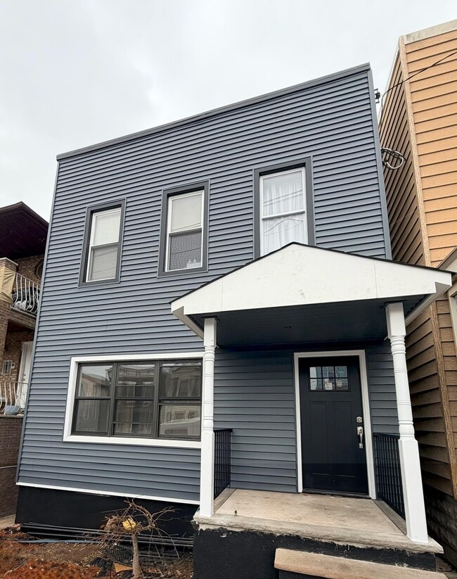 Building Photo - 1426 43rd St