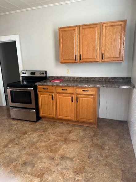 Building Photo - 929 Redfield St