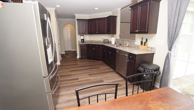 Building Photo - 412 Ridgeway Dr