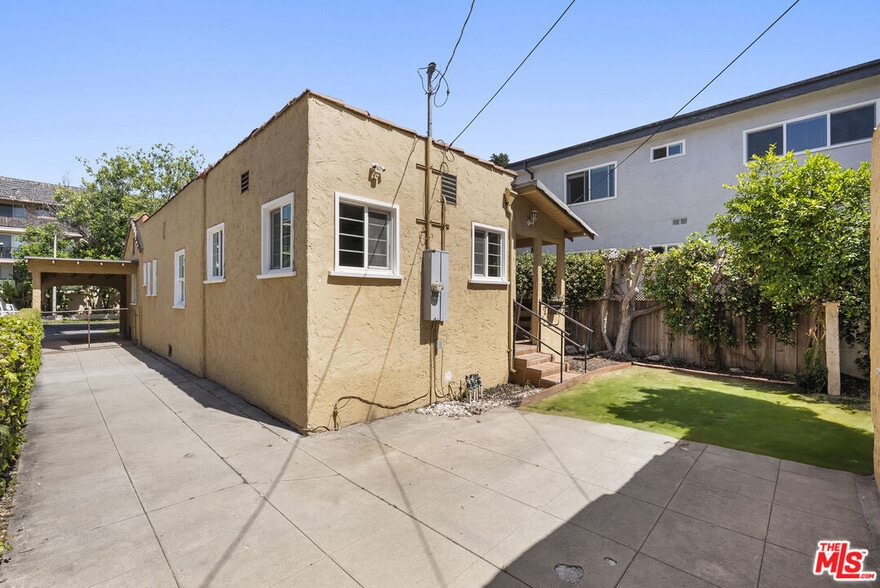 Building Photo - 515 N Kings Rd