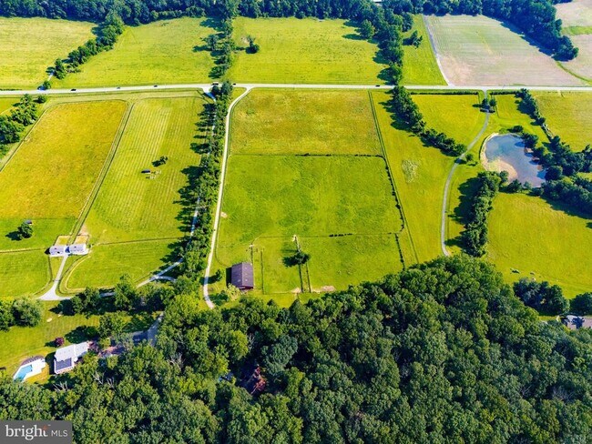 Building Photo - 2101 Tufton Ave