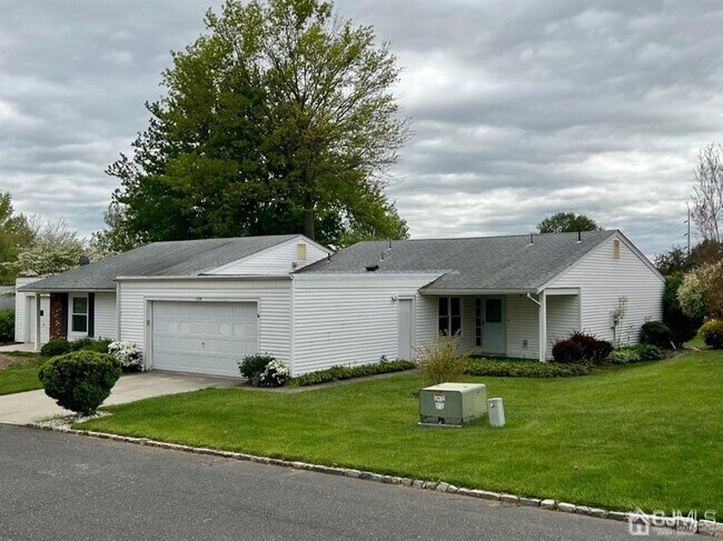 Building Photo - 117 Ironwood Plaza