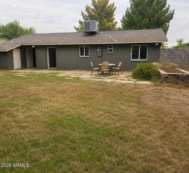 Building Photo - 4326 E Glenrosa Ave