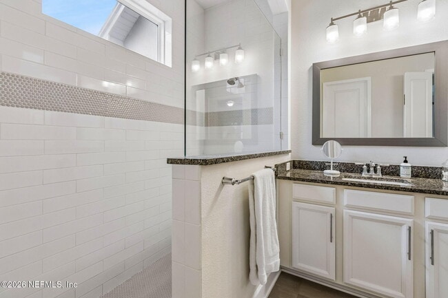 Building Photo - 209 Manor Ln