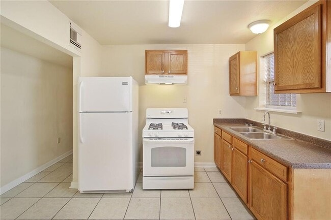 Building Photo - 3029 Bienville St