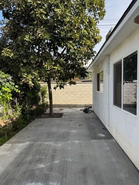 Yard - 1772 Sherman Pl